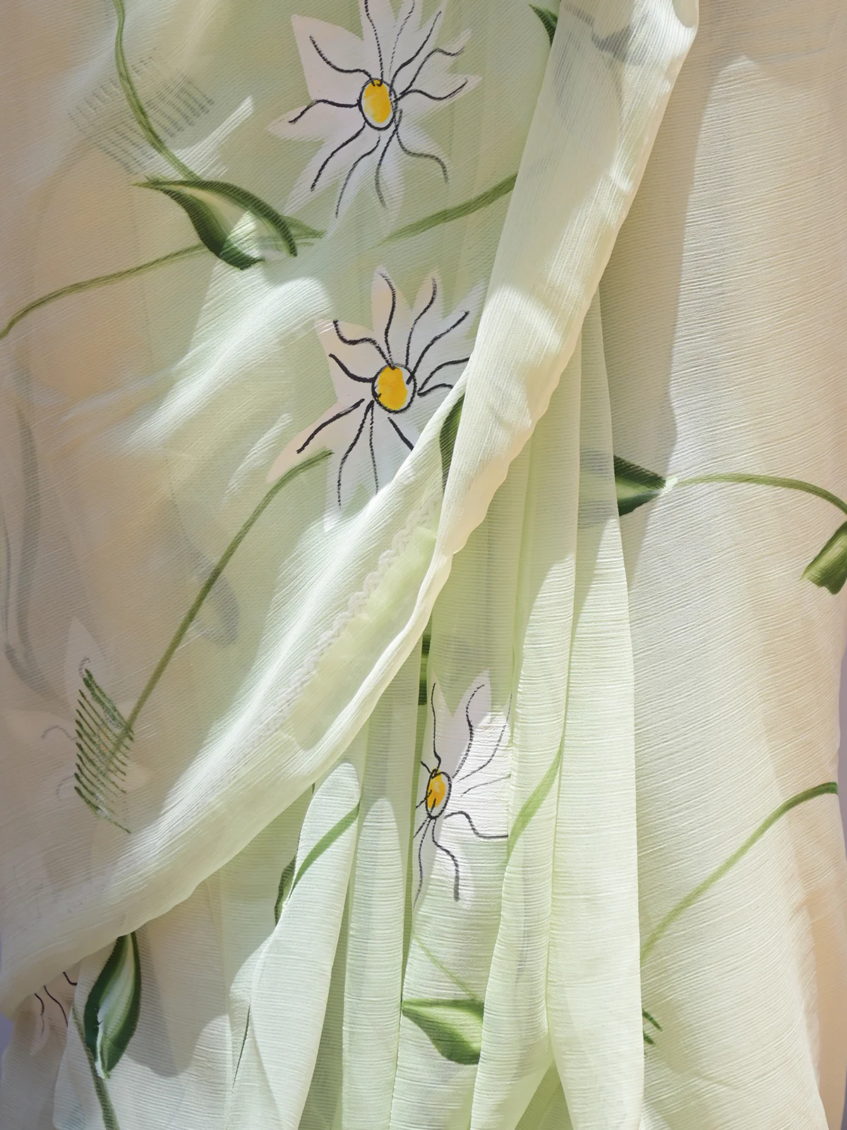 Odette Light Green Printed Chiffon Saree with Unstitched Blouse for Women - Image 5