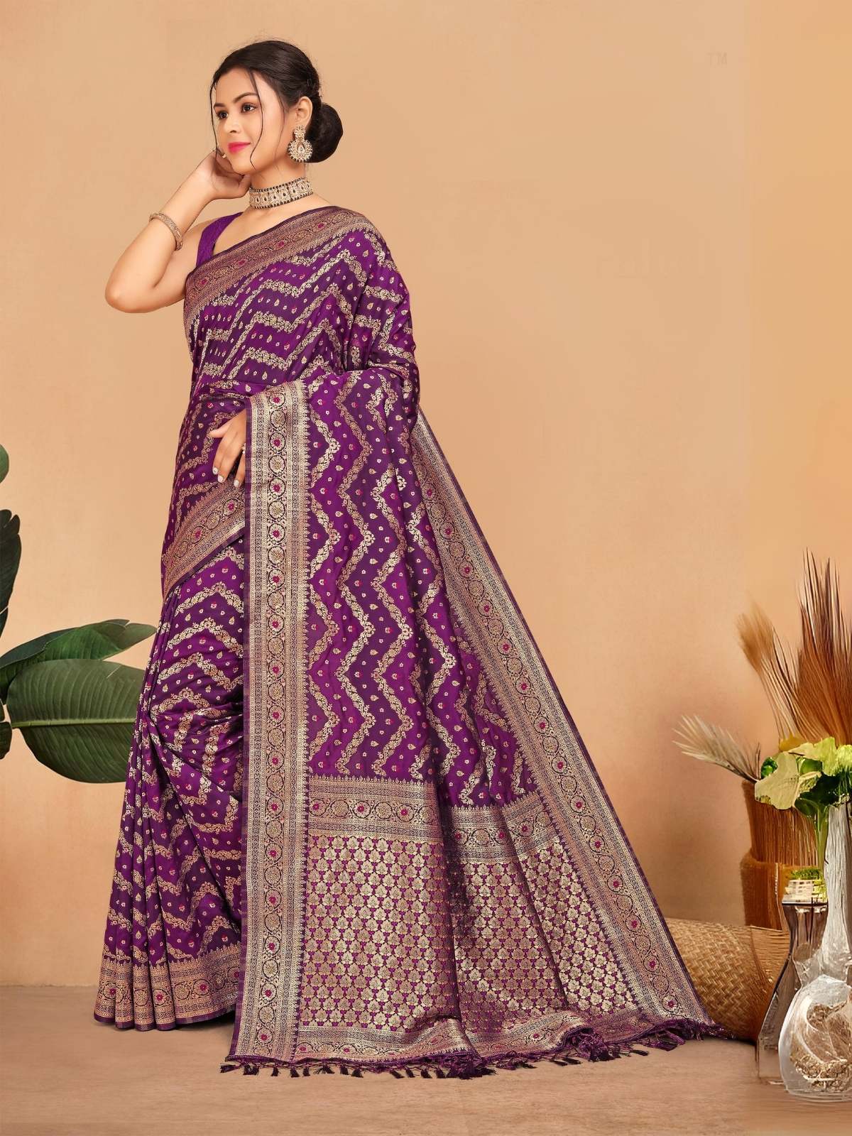 Odette Purple Woven Banasari Silk Saree with Unstitched Blouse for Women - Image 3