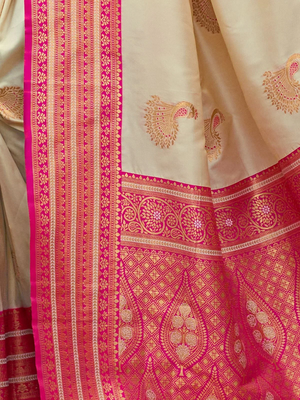 Odette Beige And Pink Silk Zari Woven Saree For Women - Image 5