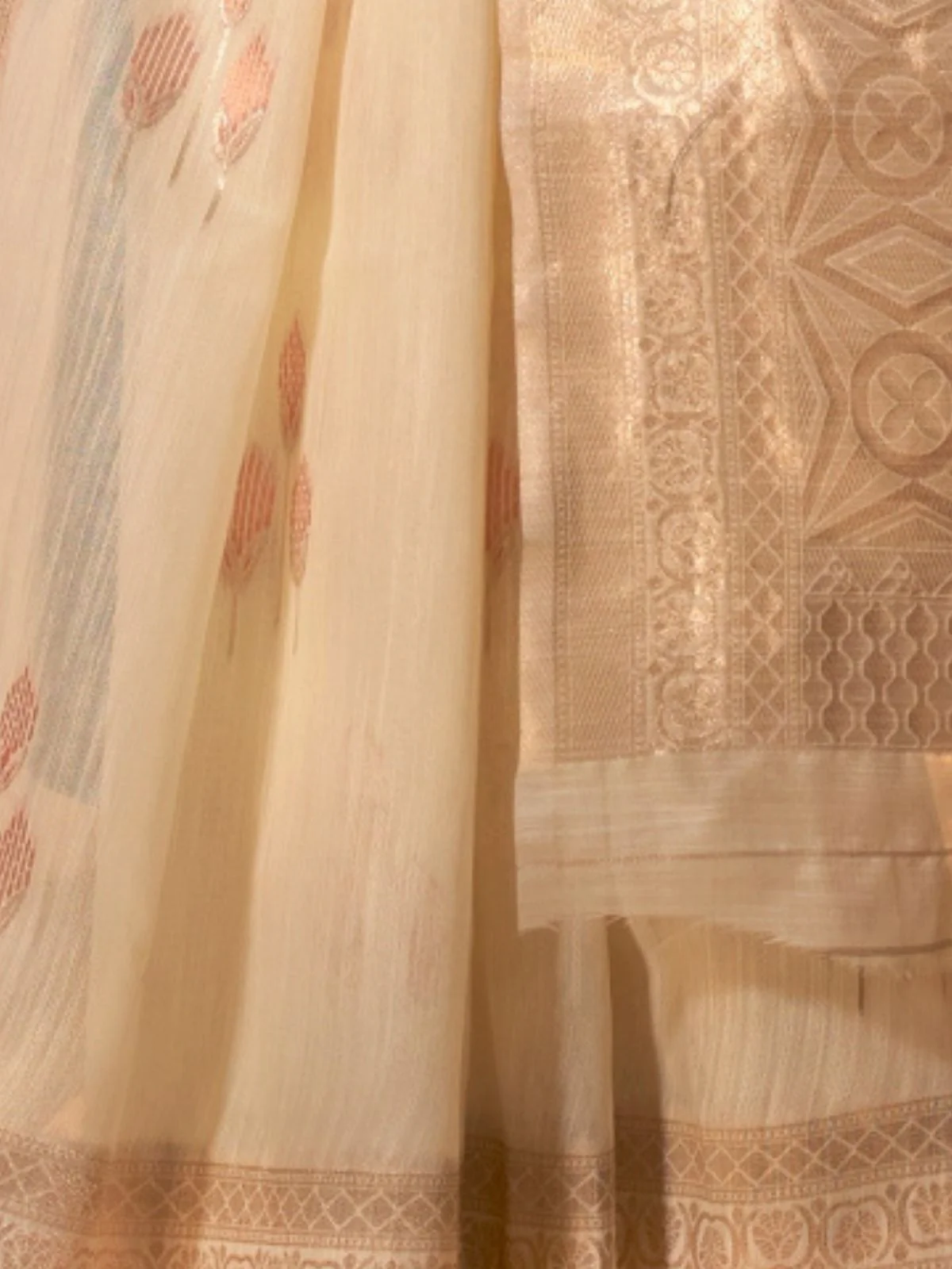 Odette Beige Linen Woven Saree With Unstitched Blouse For Women - Image 3