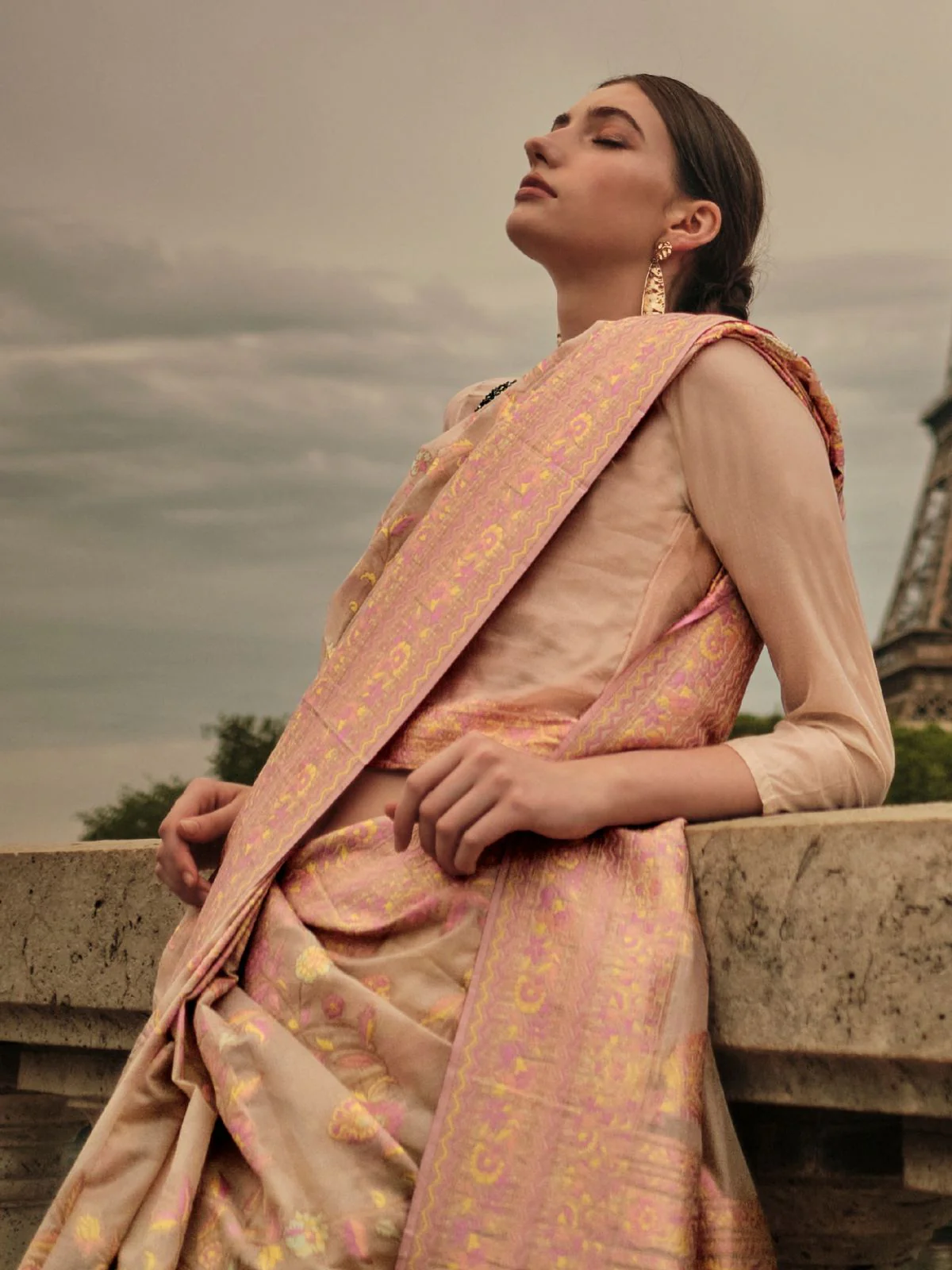 Odette Organza Silk Blend Woven Saree With Unstitched Blouse For Women - Image 2