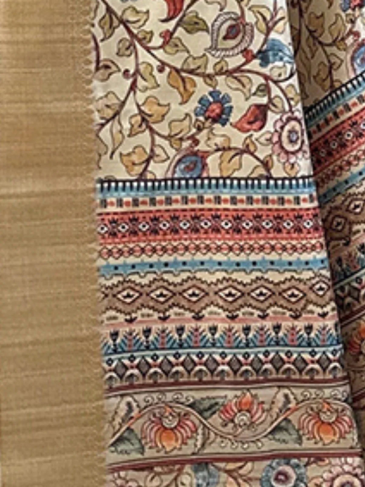 Odette Beige Printed Silk Blend Saree With Unstitched Blouse For Women - Image 4