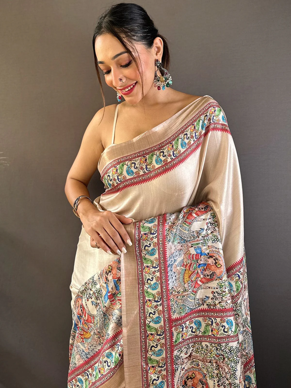 Odette Beige Printed Silk Blend Saree With Unstitched Blouse For Women - Image 3