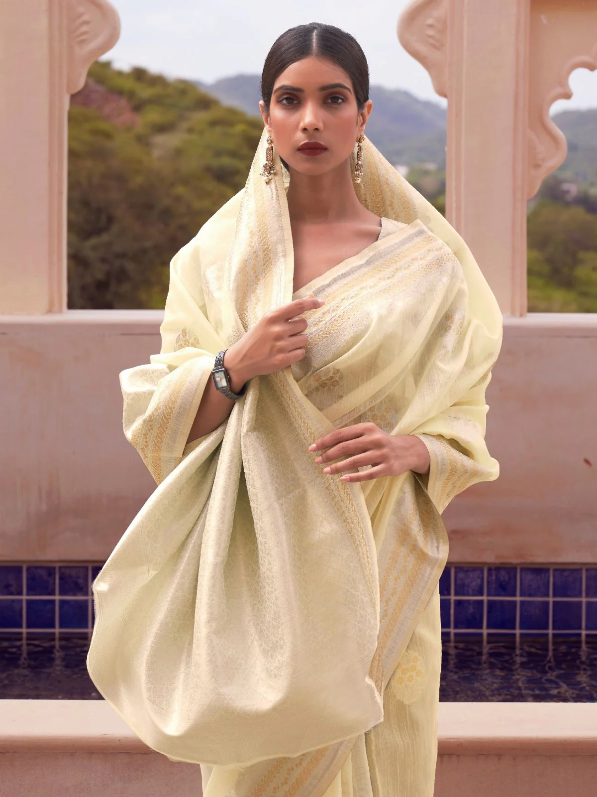 Odette Cream Woven Design Linen Saree With Unstitched Blouse For Women - Image 2