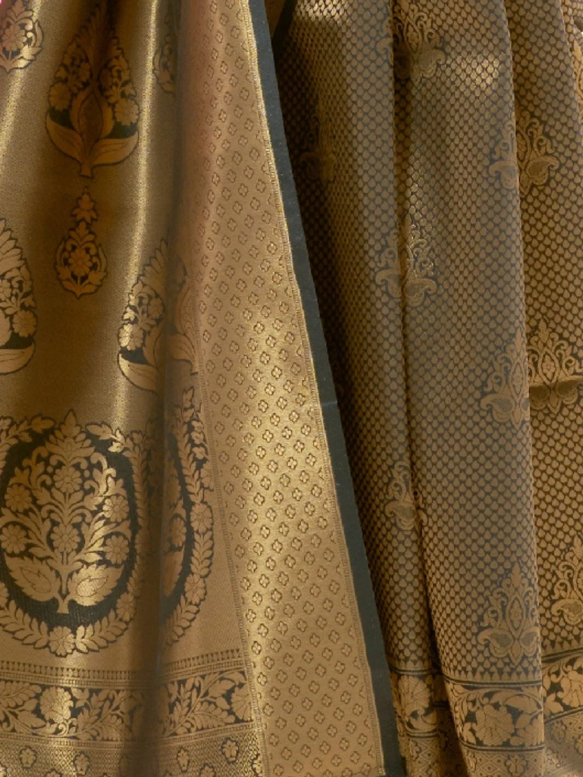 Odette Black And Gold Woven Design Silk Blend Saree With Unstitched Blouse For Women - Image 3