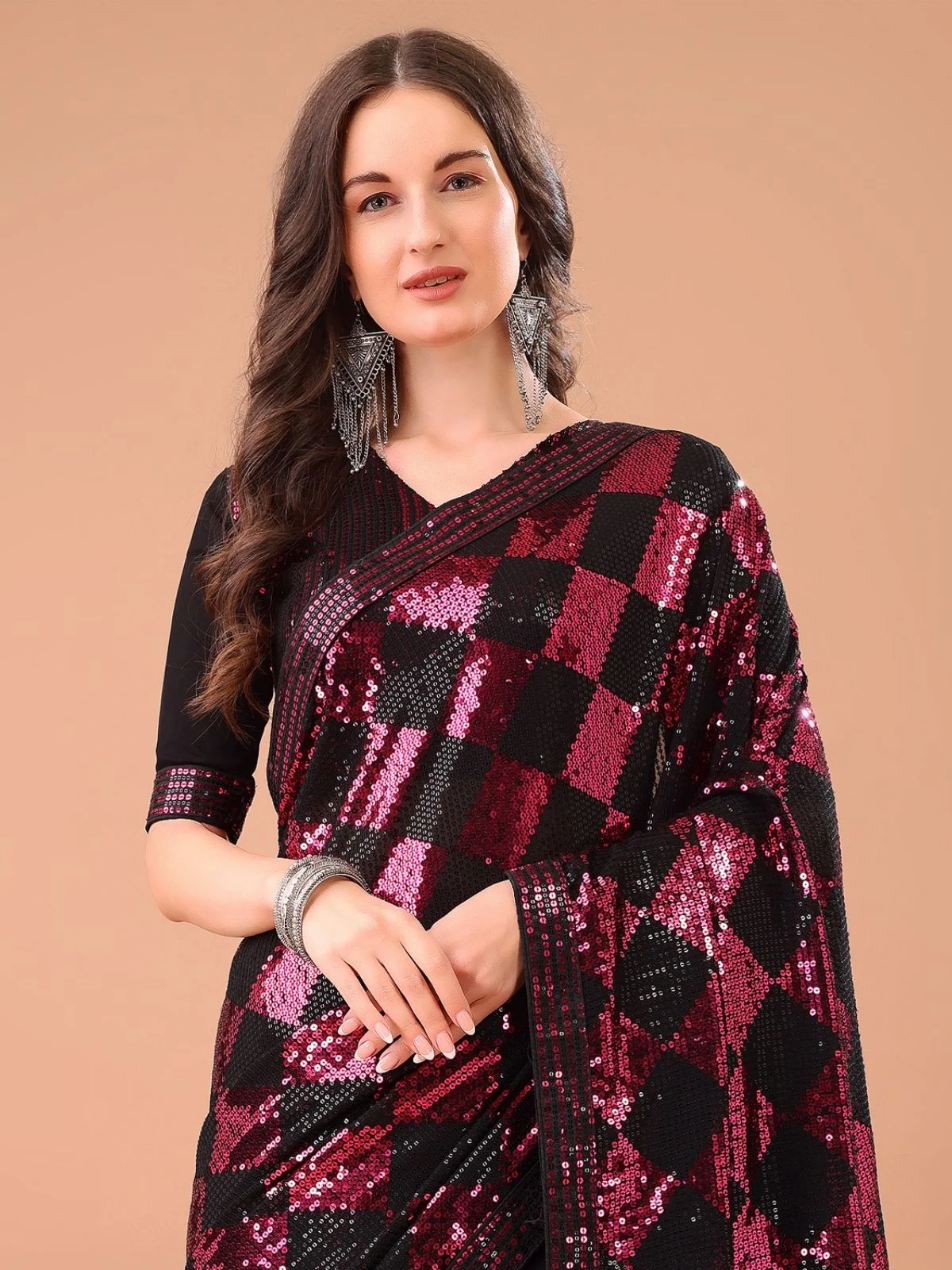 Odette Black And Pink Georgette Sequin Elegant Saree For Women - Image 5
