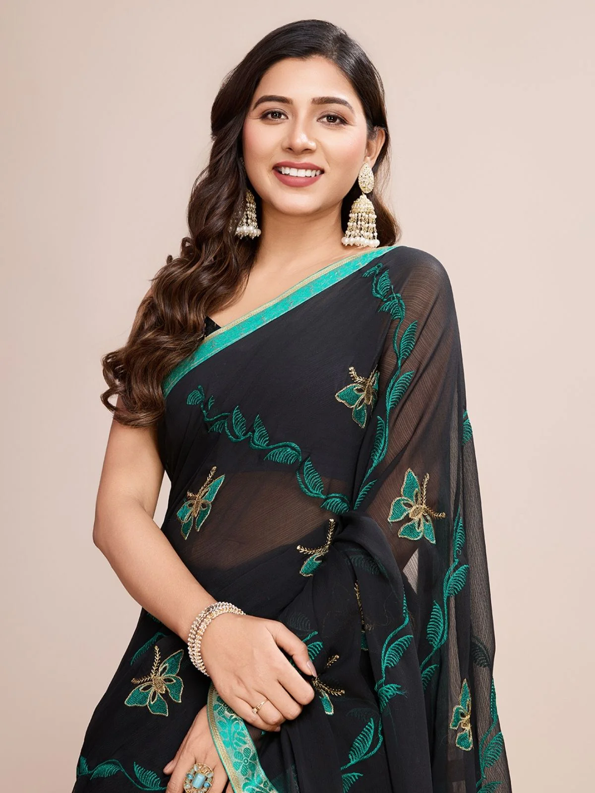 Odette Black And Teal Georgette Embroidered Saree With Unstitched Blouse For Women - Image 4