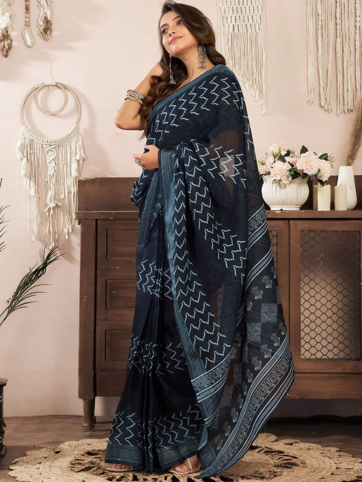 Odette Black Cotton Linen Zari Work Saree For Women - Image 2