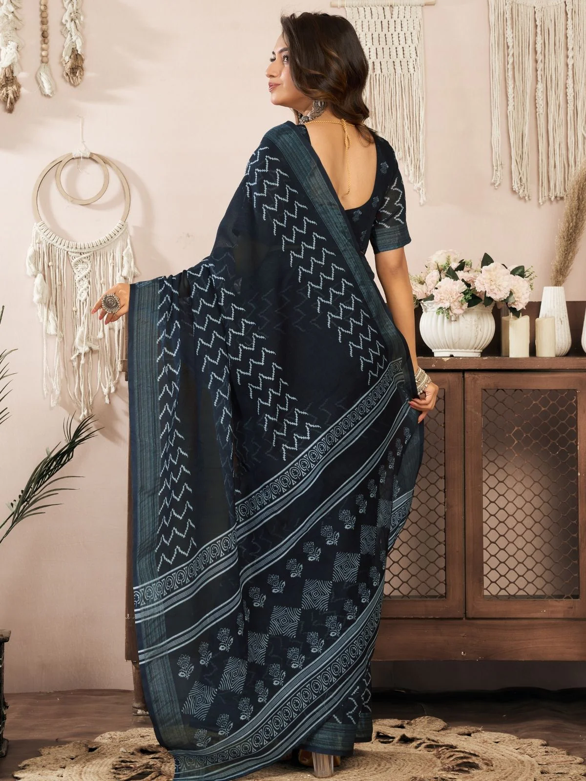Odette Black Cotton Linen Zari Work Saree For Women - Image 3