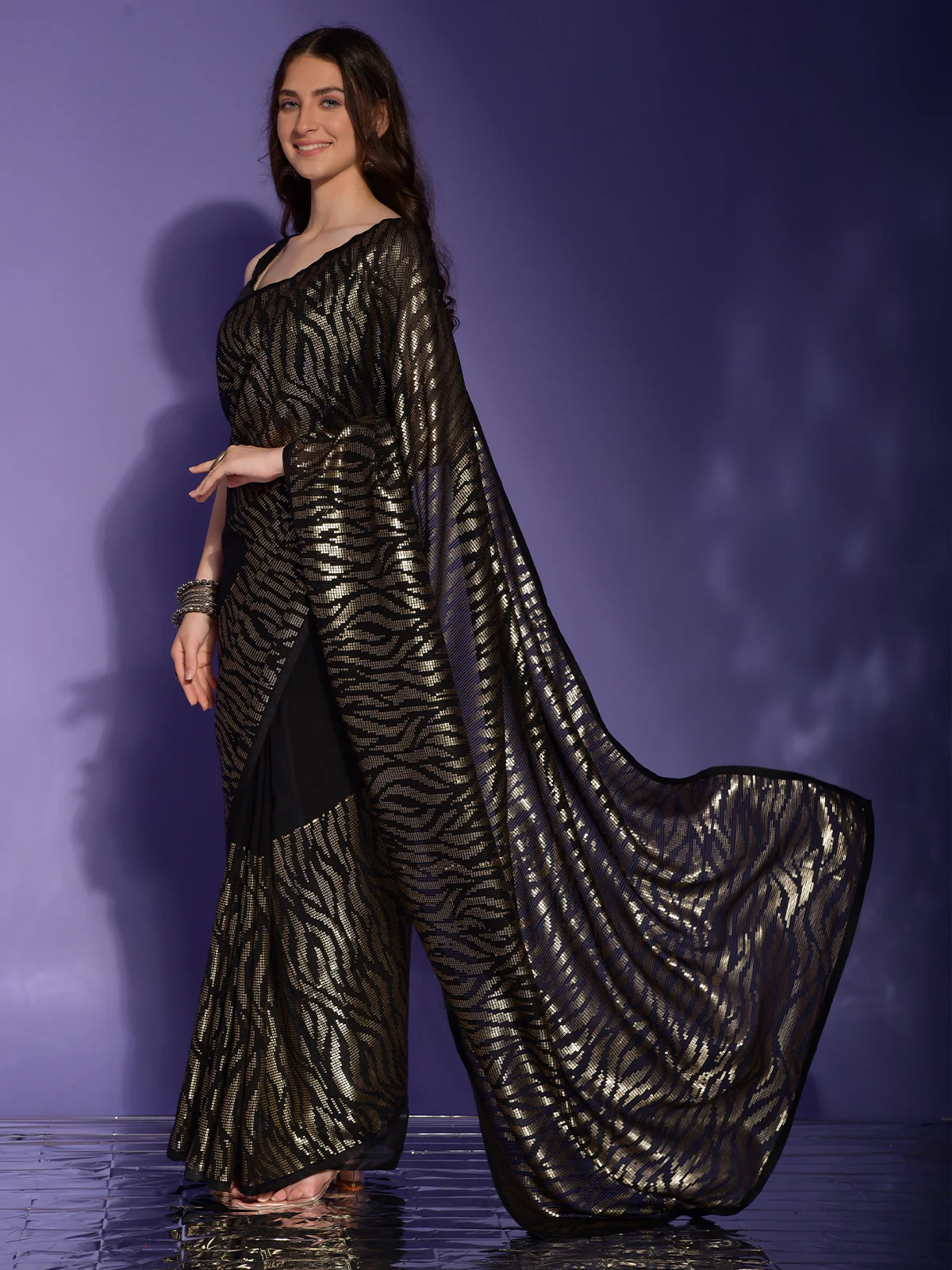 Odette Black Embellished Georgette Saree With Unstitched Blouse For Women - Image 2