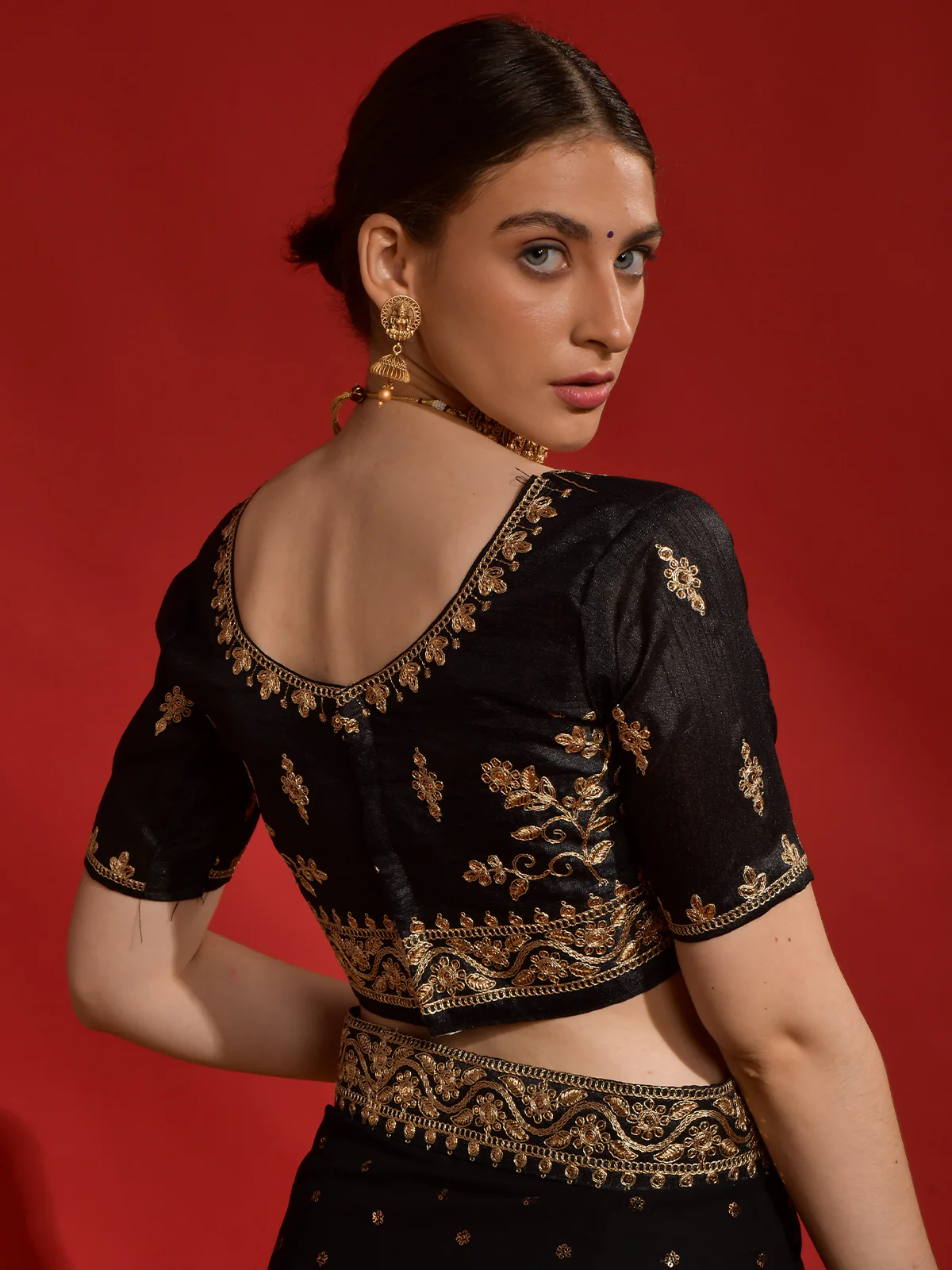 Odette Black Embroidered Georgette Saree With Unstitched Blouse For Women - Image 6