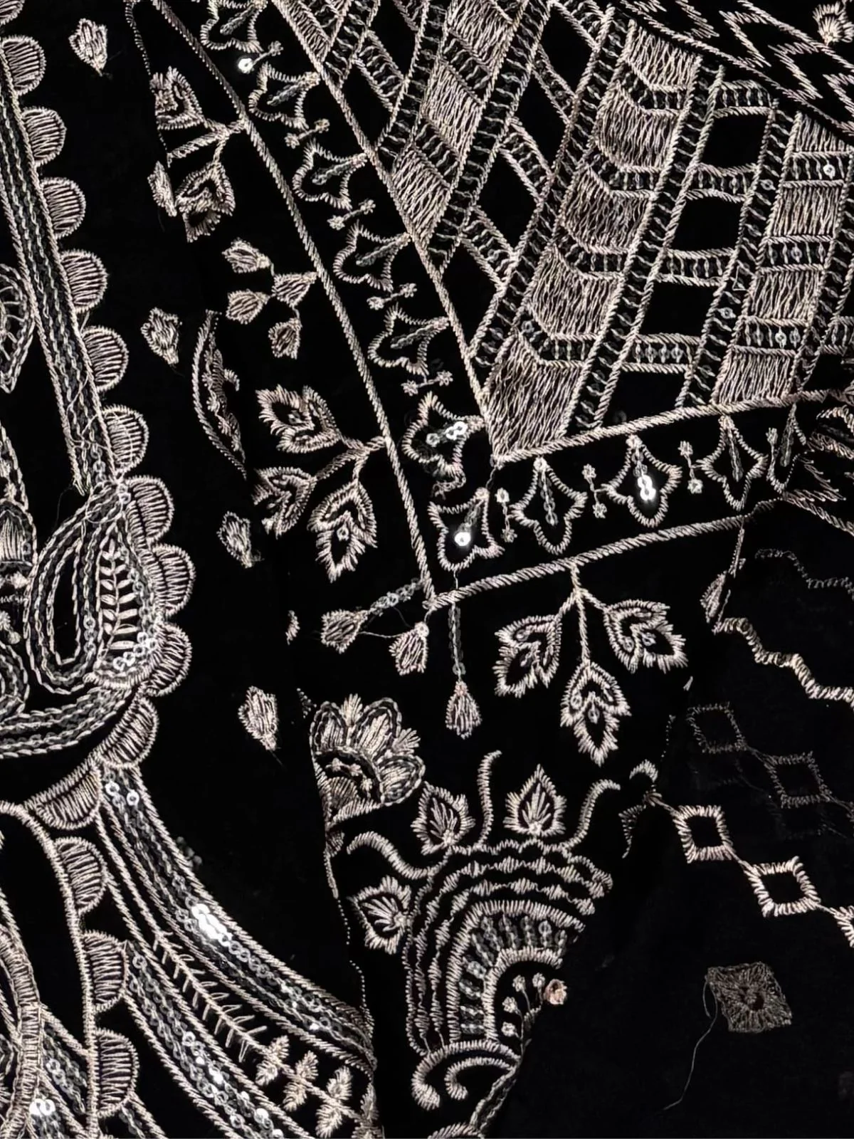 Odette Black Georgette Beige Embroidered Semi-Stitched Kurta Set For Women - Image 3
