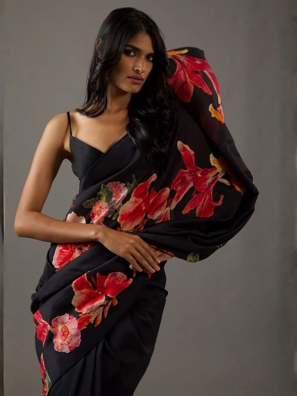 Odette Black Georgette Floral Print Saree For Women - Image 2
