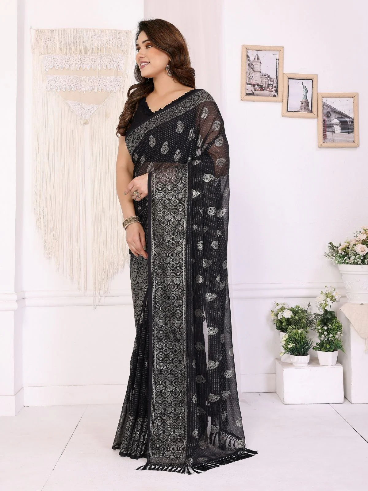 Odette Black Georgette Printed Saree For Women - Image 2