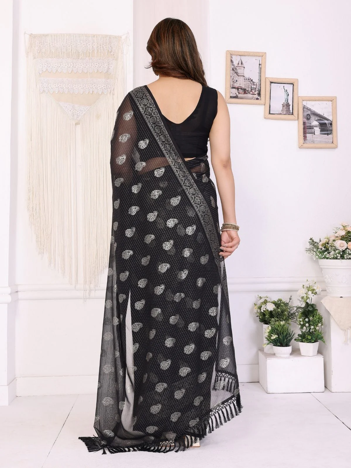 Odette Black Georgette Printed Saree For Women - Image 3