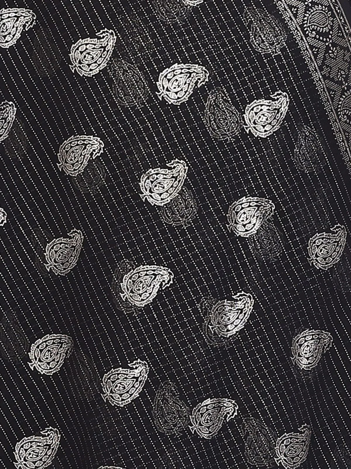 Odette Black Georgette Printed Saree For Women - Image 5