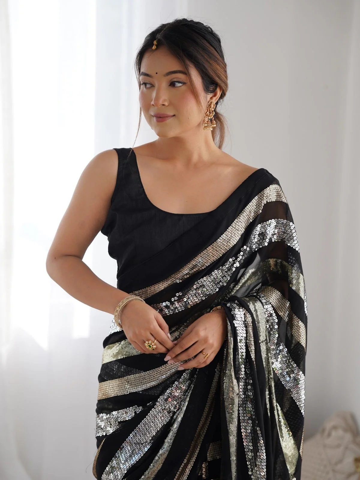 Odette Black Georgette Sequins Saree With Unstitched Blouse For Women - Image 4