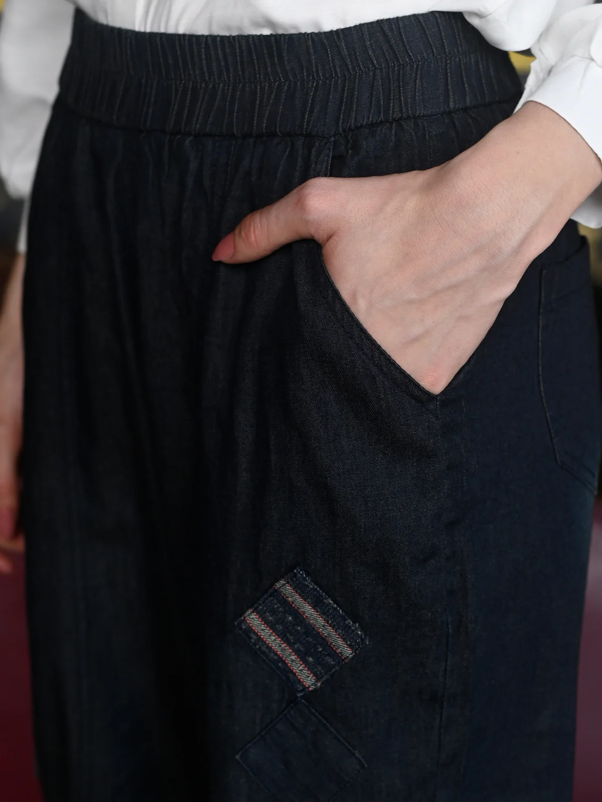 Odette Black Light Weight Washed Denim Solid Pant for Women - Image 6