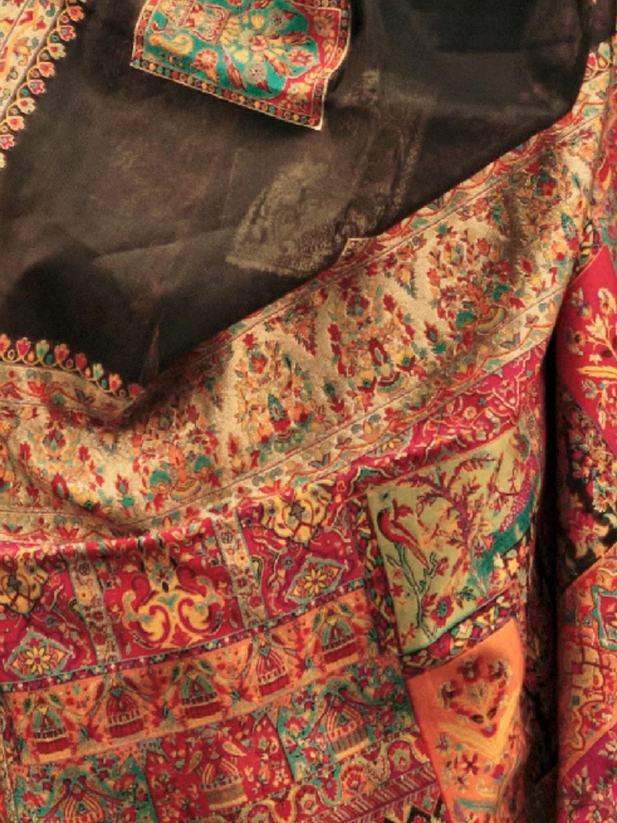 Odette Black Modal Woven Saree With Unstitched Blouse For Women - Image 3