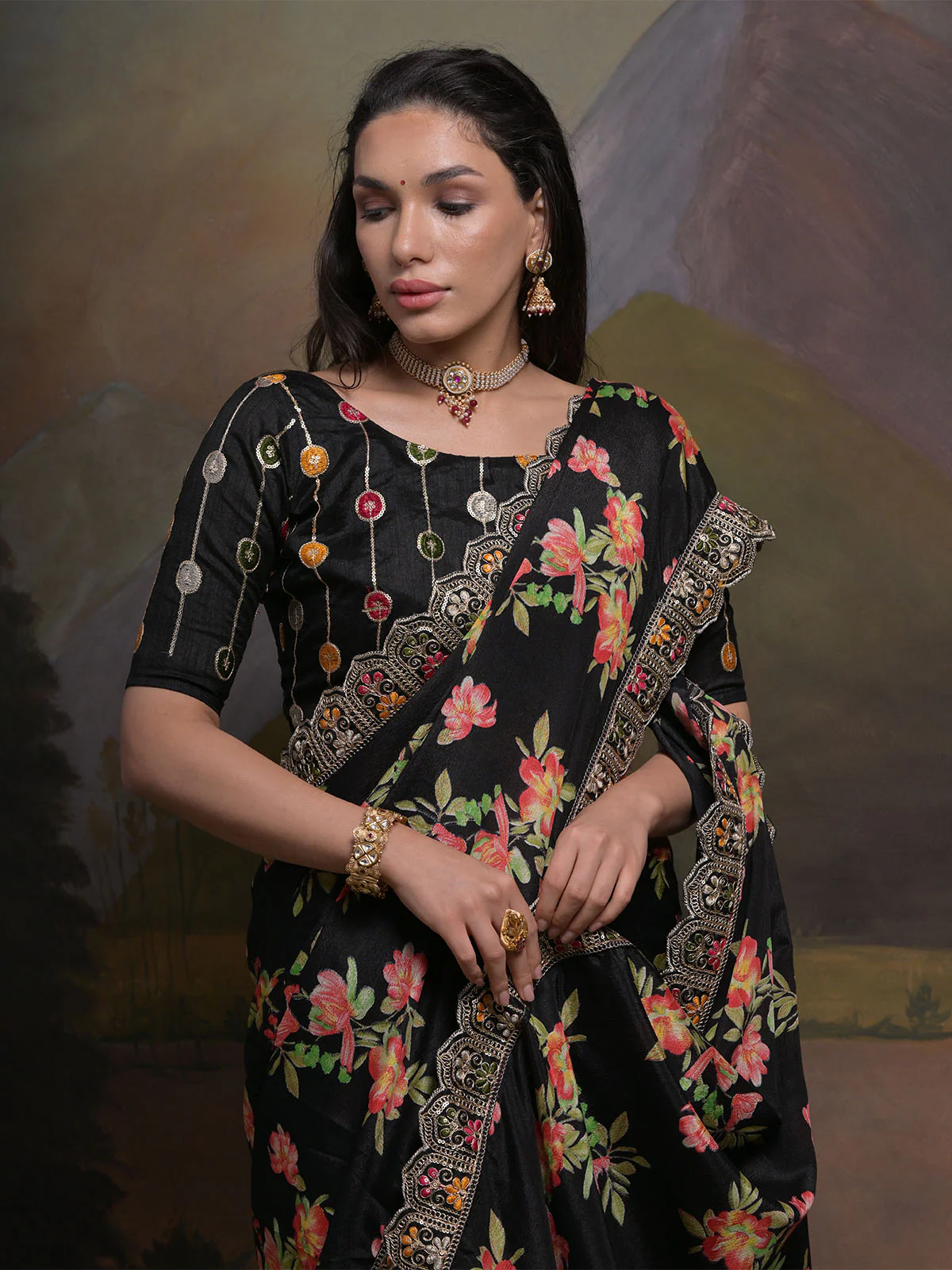 Odette Black Printed Chiffon Saree With Unstitched Blouse For Women - Image 4