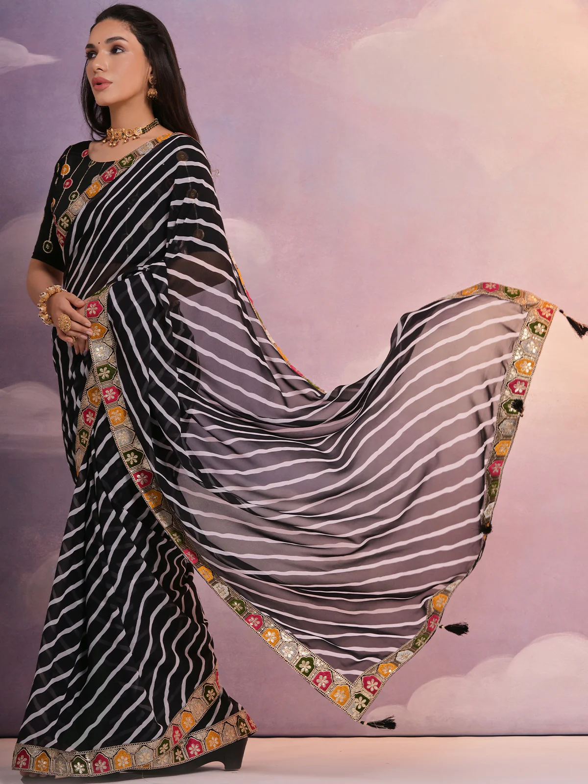 Odette Black Printed Georgette Saree With Unstitched Blouse For Women - Image 3