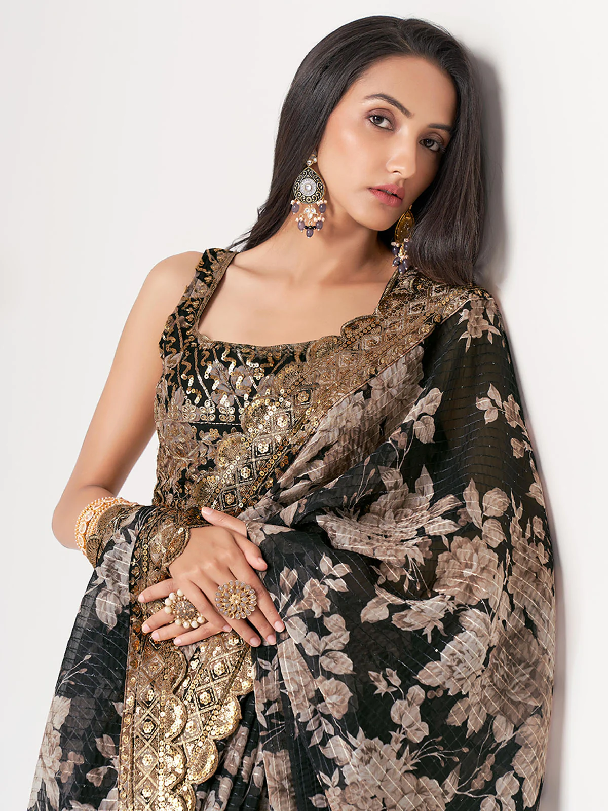Odette Black Printed Organza Saree With Unstitched Blouse For Women - Image 6