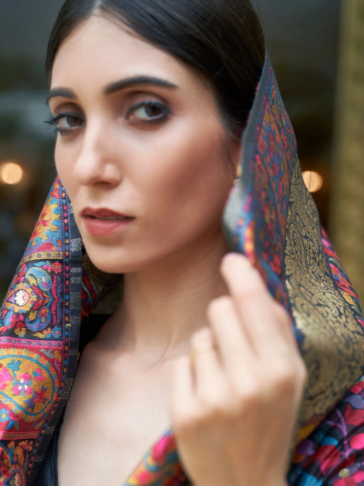 Odette Black Printed Silk Blend Saree With Unstitched Blouse For Women - Image 3