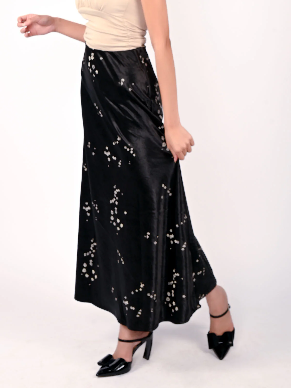 Odette Black Satin Printed Skirt For Women - Image 3
