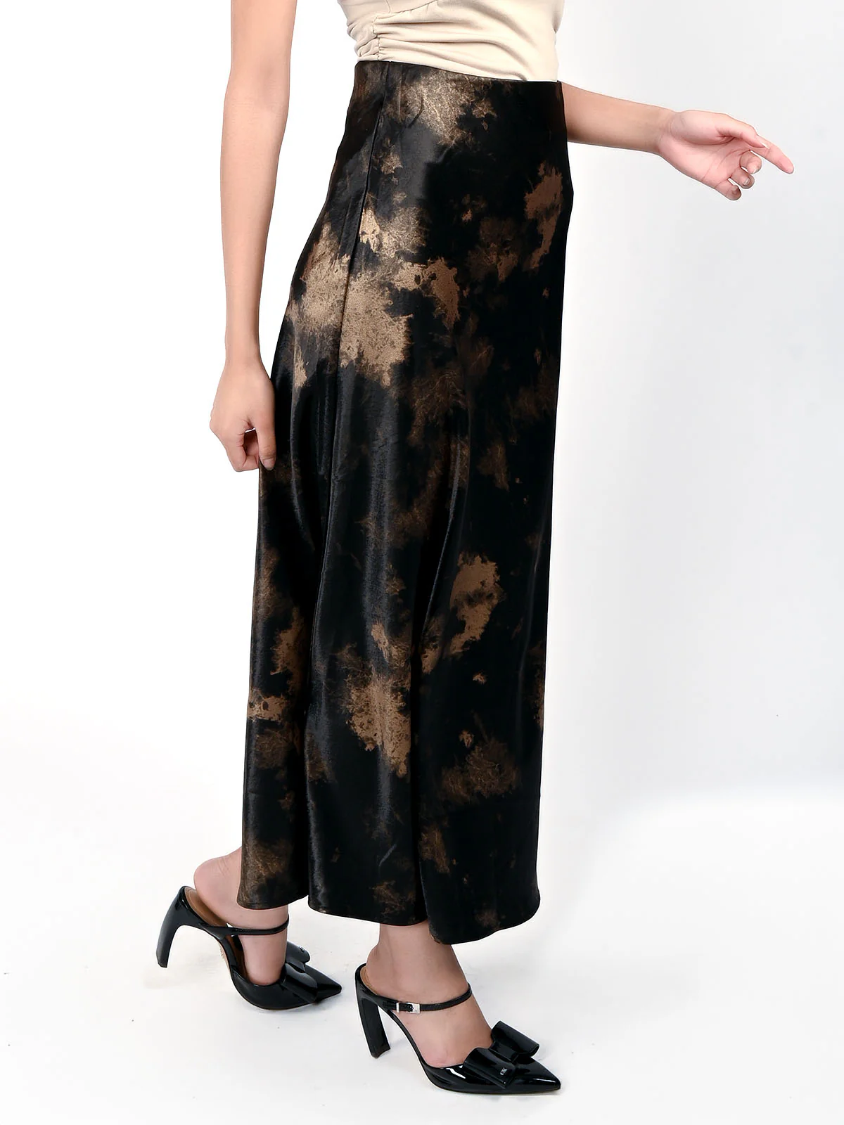 Odette Black Satin Printed Skirt For Women - Image 3