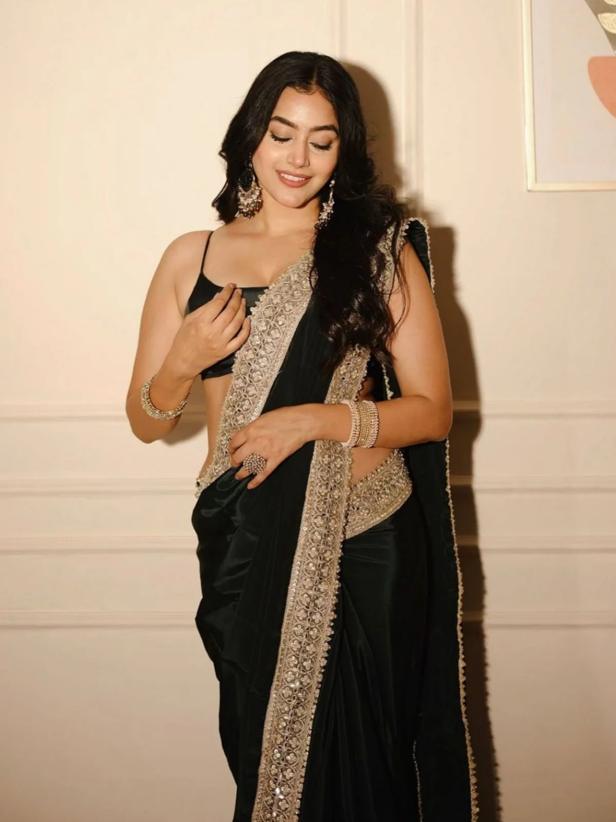 Odette Black Silk Blend Embellished Bordered Saree For Women - Image 3