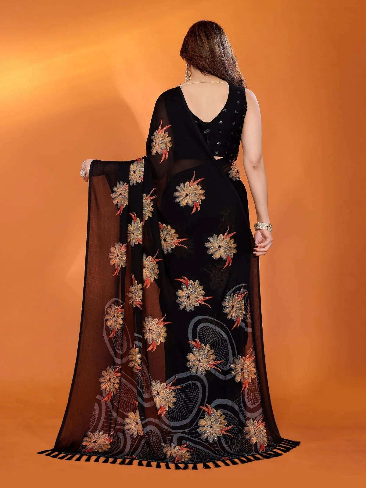 Odette Black Silk Blend Floral Print Saree For Women - Image 3