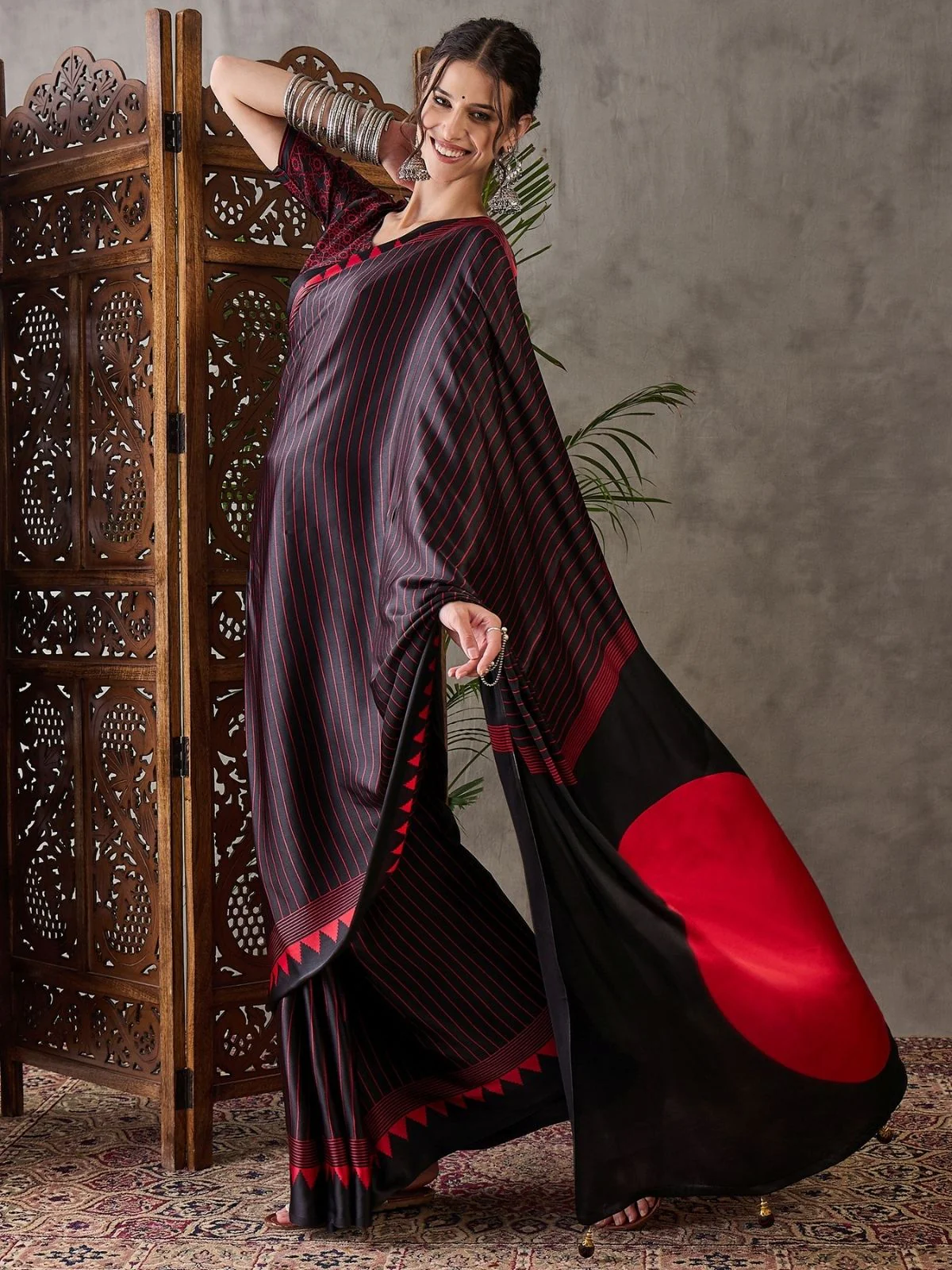 Odette Black Silk Blend Printed Elegant Saree For Women - Image 3