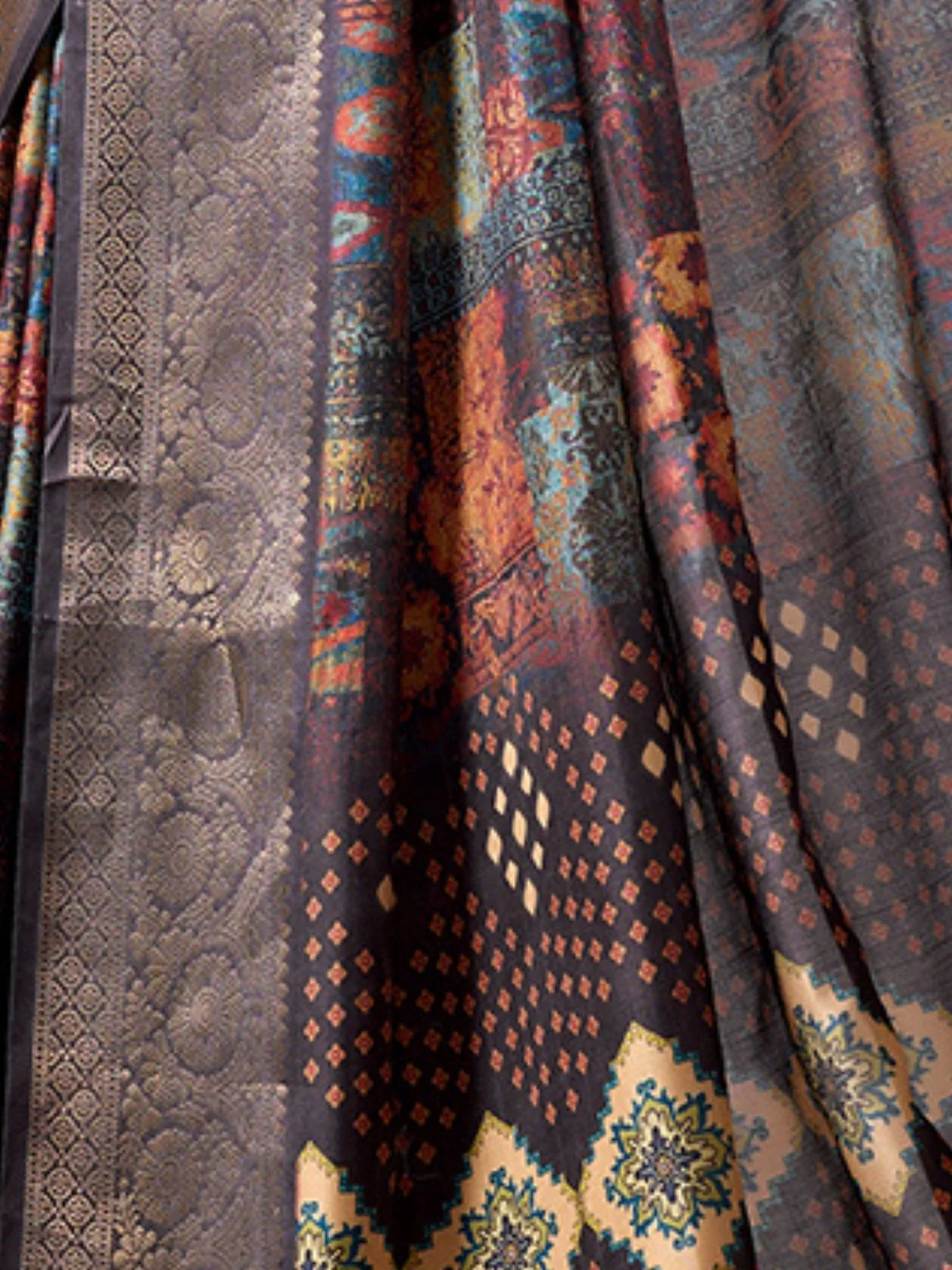 Odette Black Silk Blend Printed Saree For Women - Image 5