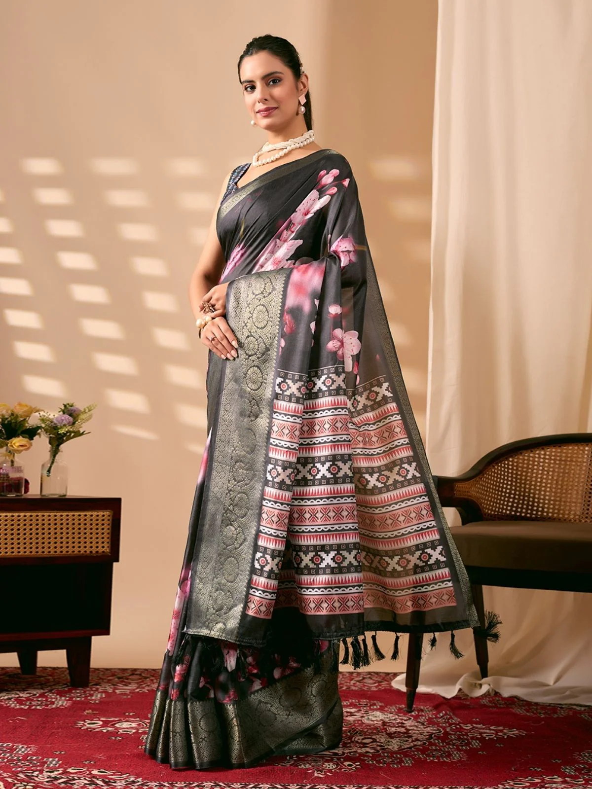 Odette Black Silk Blend Printed Saree For Women - Image 2