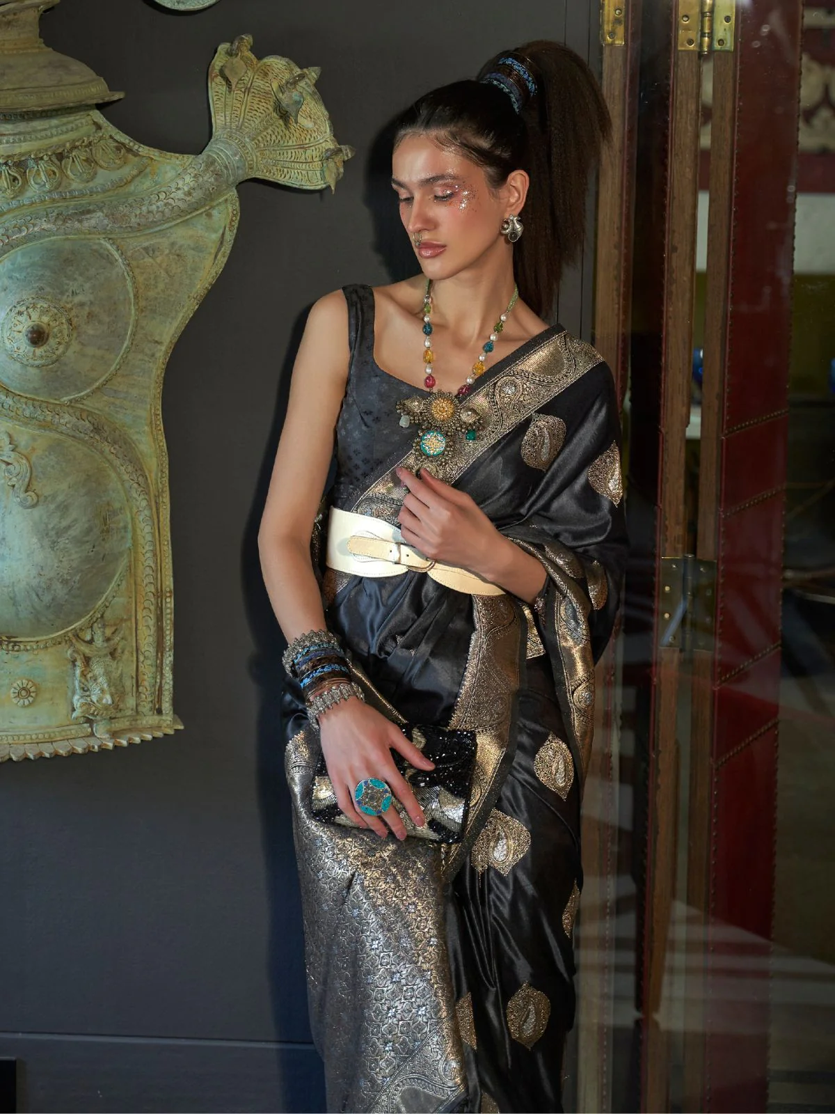 Odette Black Silk Blend Woven Saree With Unstitched Blouse for Women - Image 2
