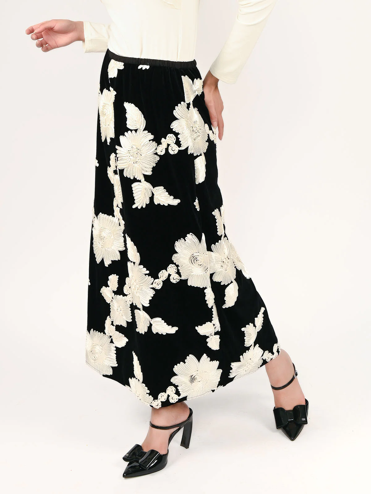 Odette Black Velvet Ribbon Applique Skirt For Women - Image 2