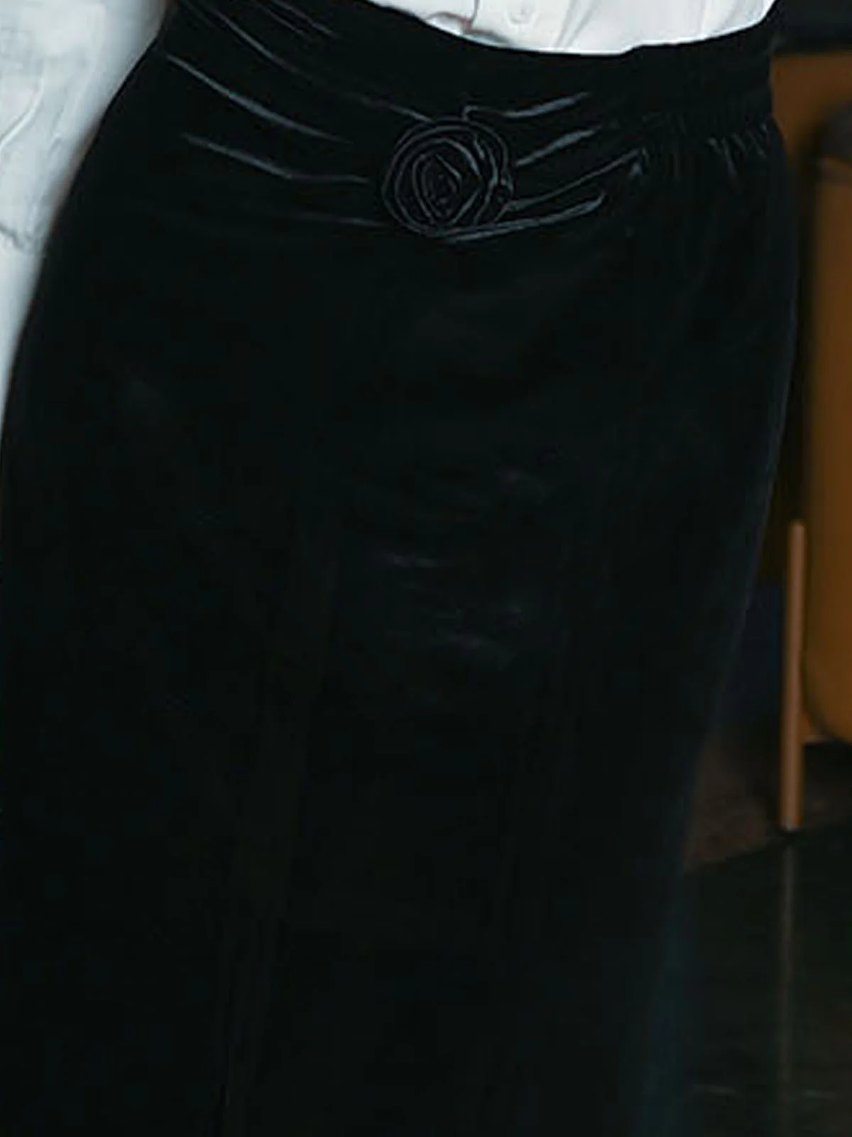 Odette Black Velvet Solid Skirt For Women - Image 5
