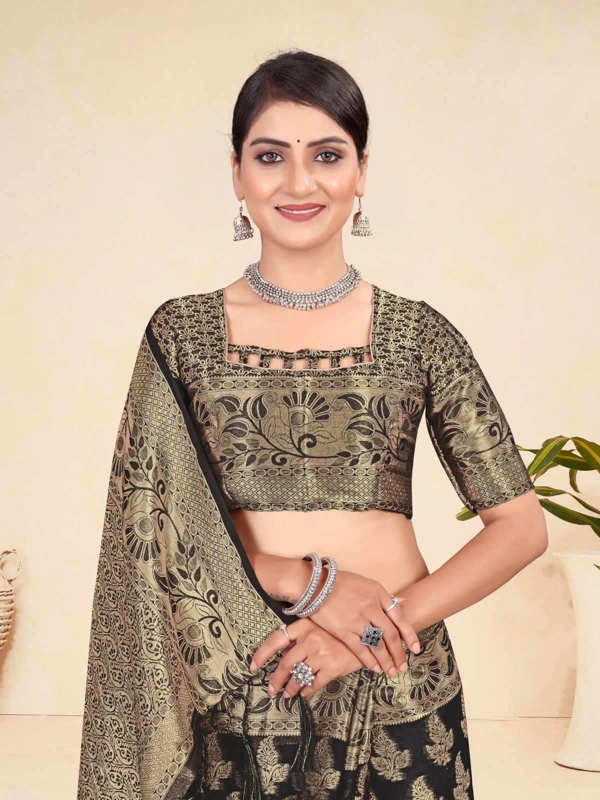 Odette Black Viscose  Woven Saree With Unstitched Blouse For Women - Image 3