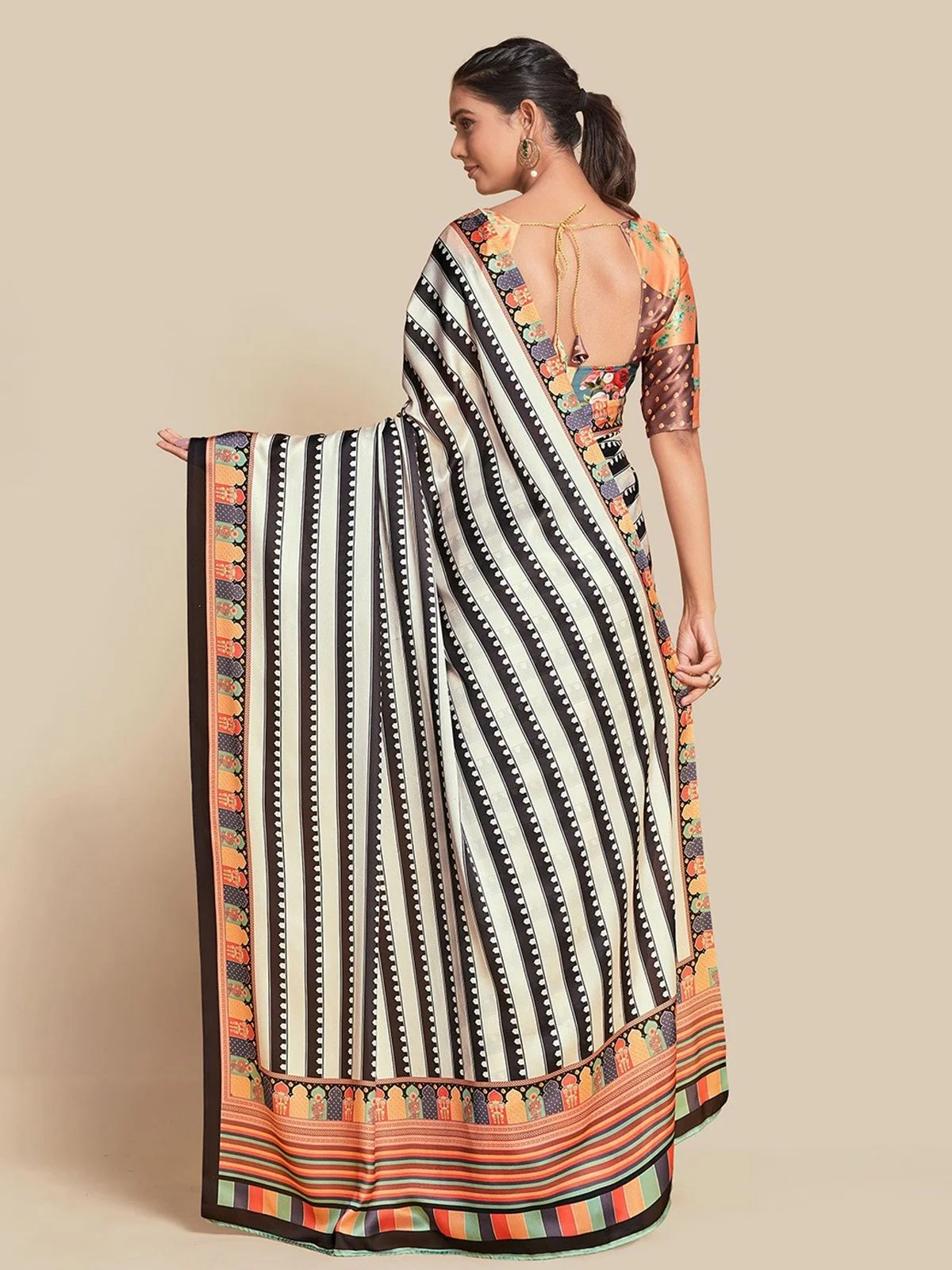 Odette Black & White Georgette Striped Saree With Unstitched Blouse For Women - Image 2