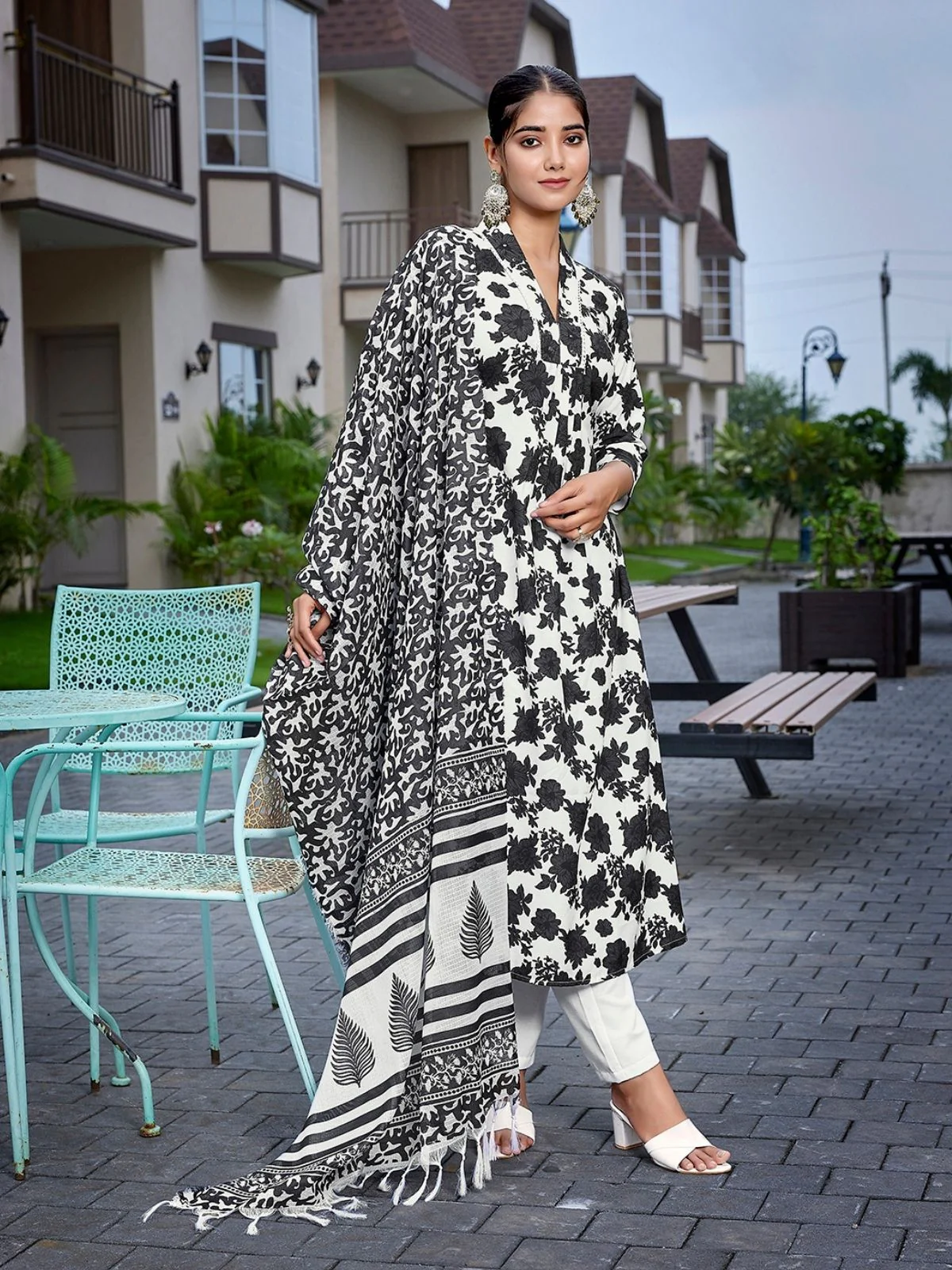 Odette Black & White Viscose Printed Stiched Kurta Set For Women - Image 2