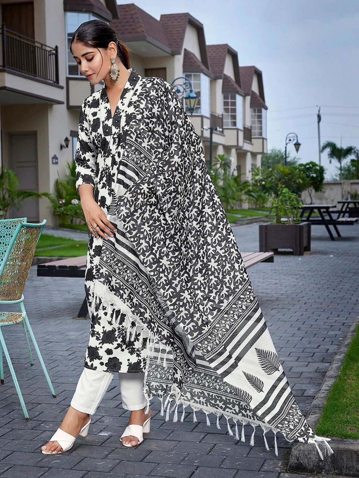 Odette Black & White Viscose Printed Stiched Kurta Set For Women - Image 4