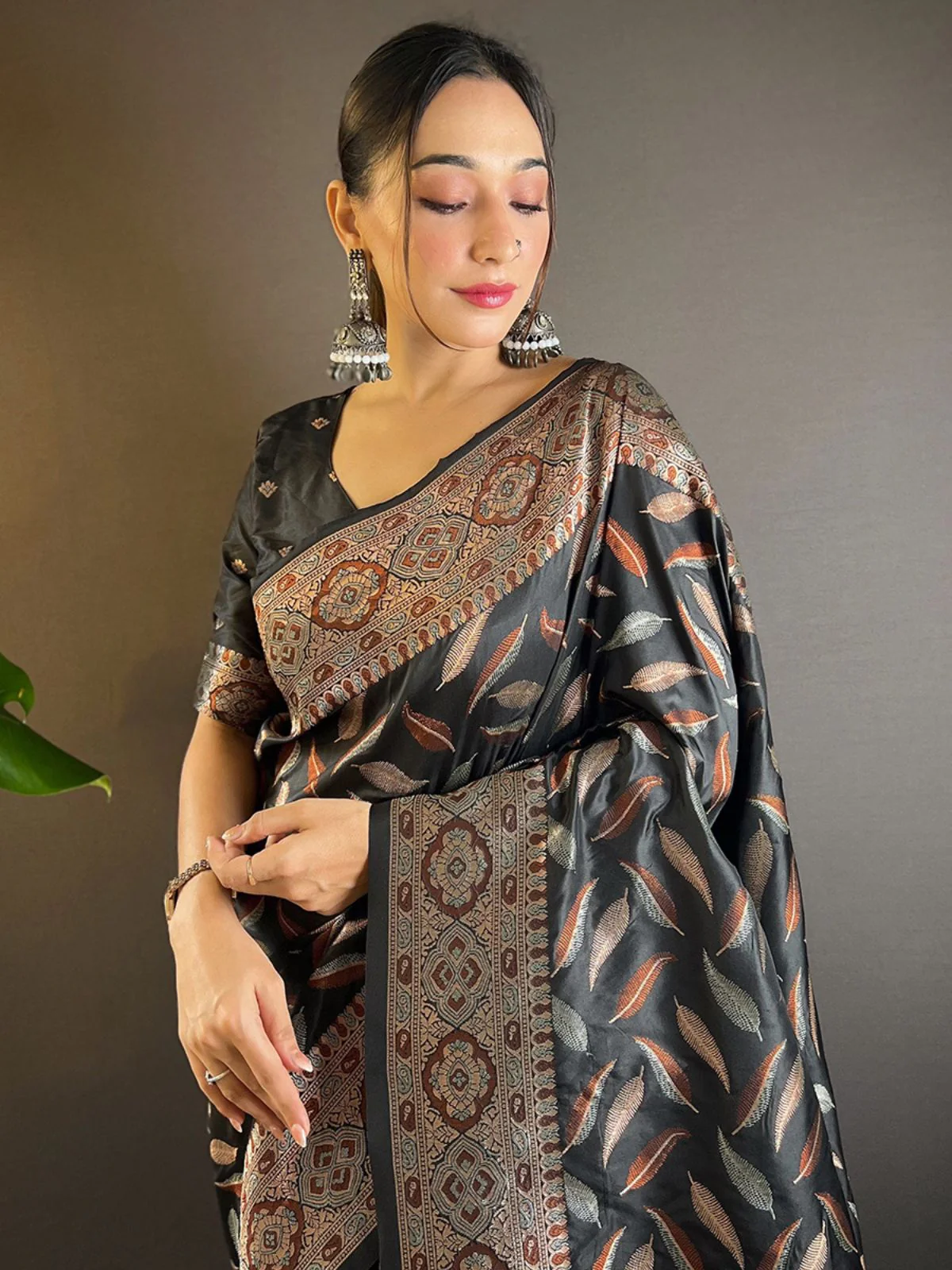 Odette Black Woven Design Soft Silk Saree With Unstitched Blouse For Women - Image 3