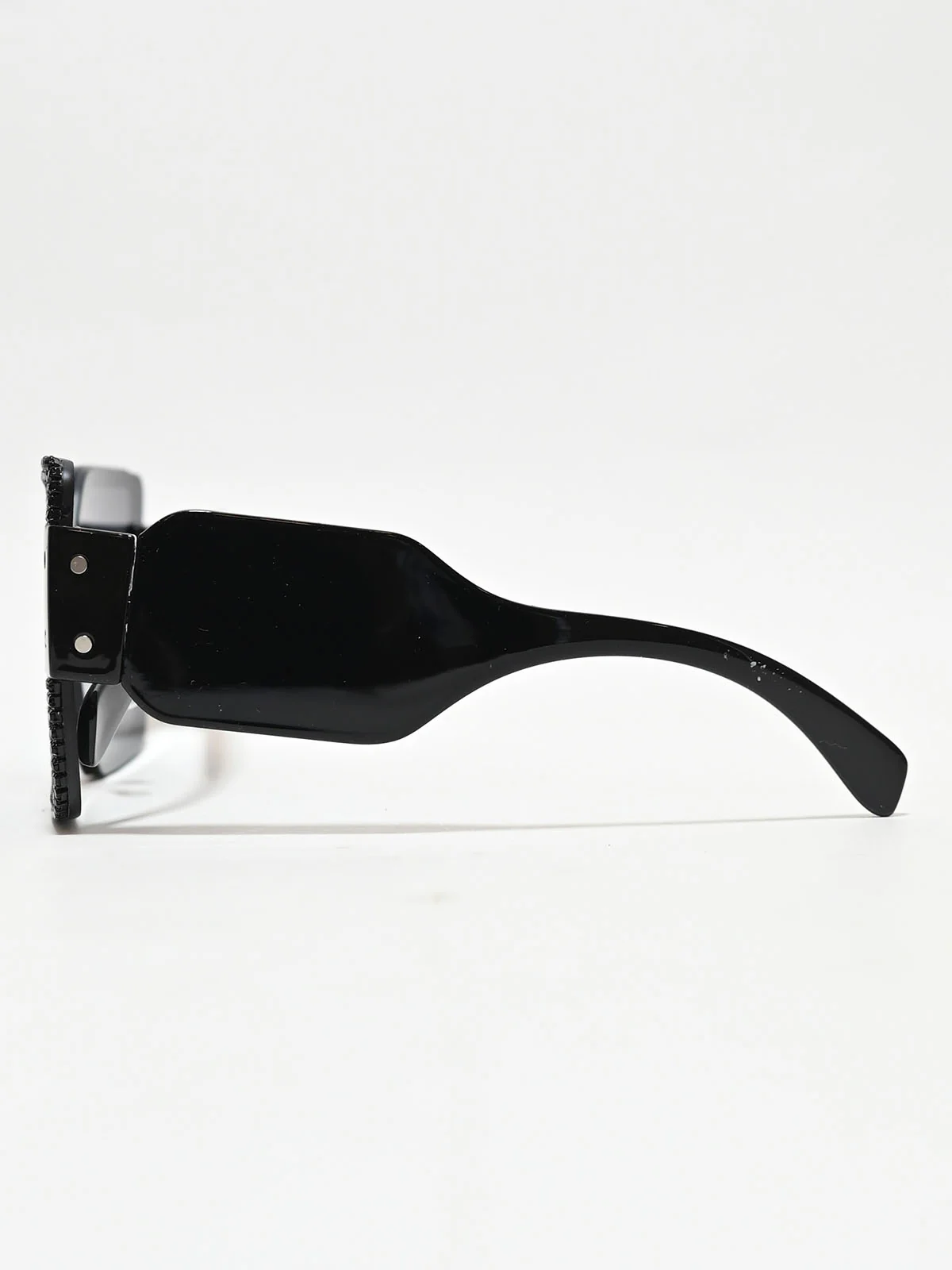 Odette Black Zink Alloy Embellished Sunglasses For Women - Image 5