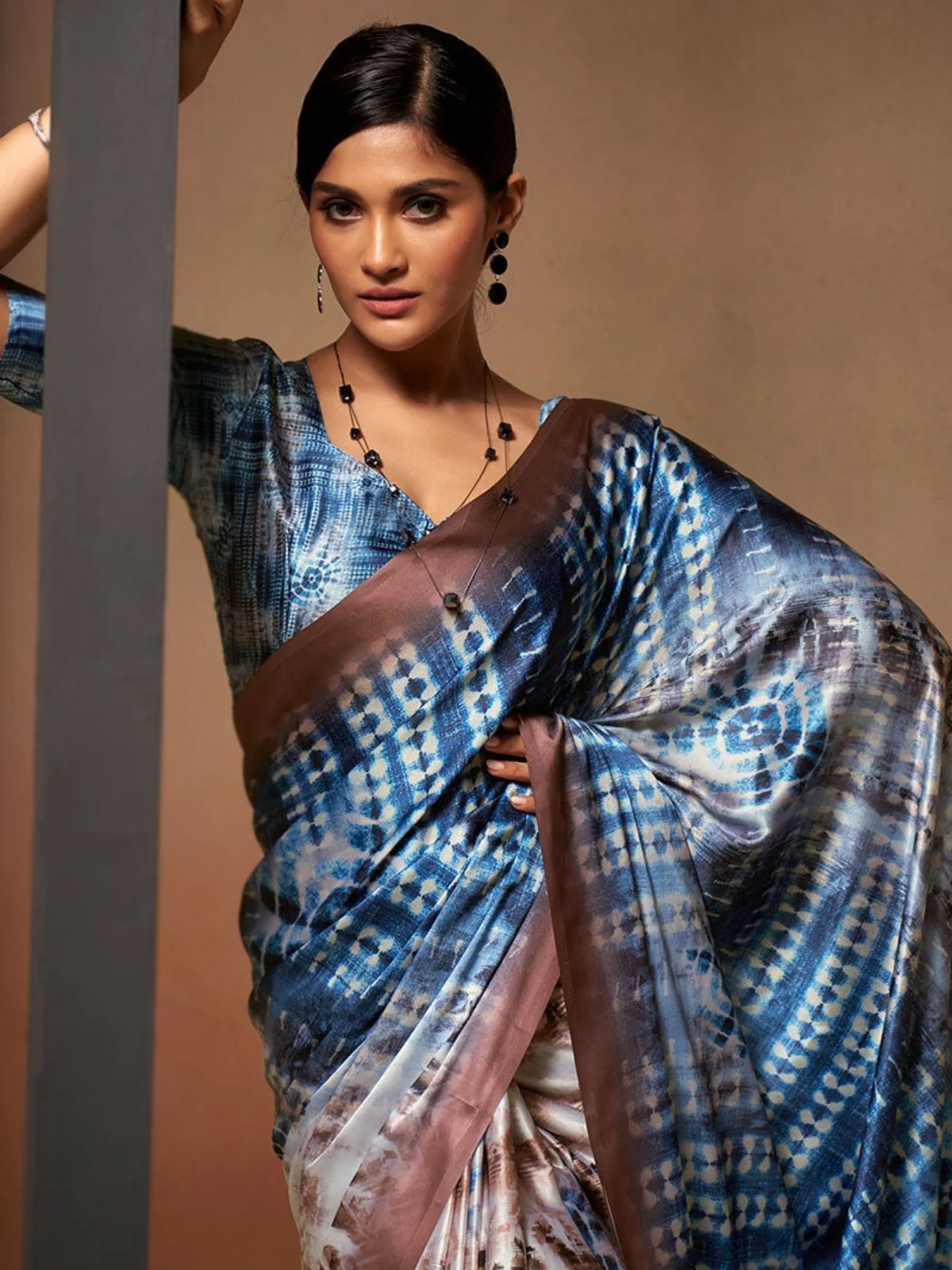 Odette Blue And Brown Satin Printed Saree With Unstitched Blouse For Women - Image 4