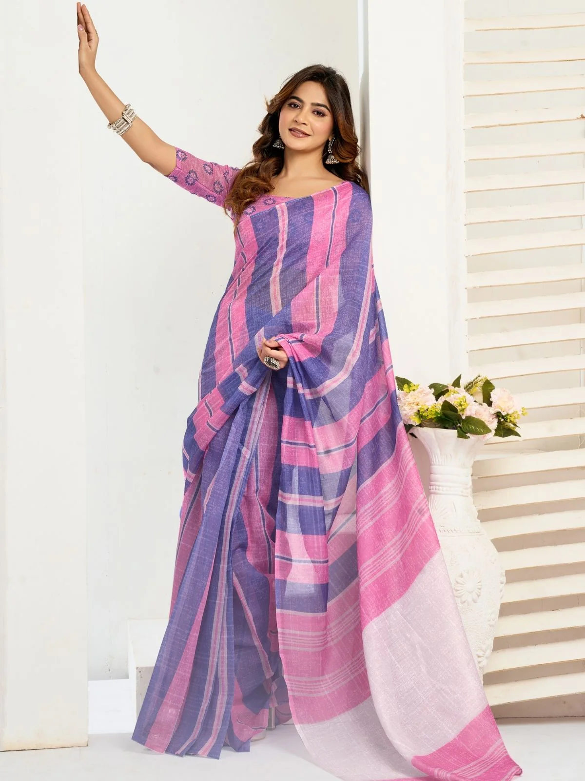 Odette Blue And Pink Cotton Linen Zari Work Saree For Women - Image 3
