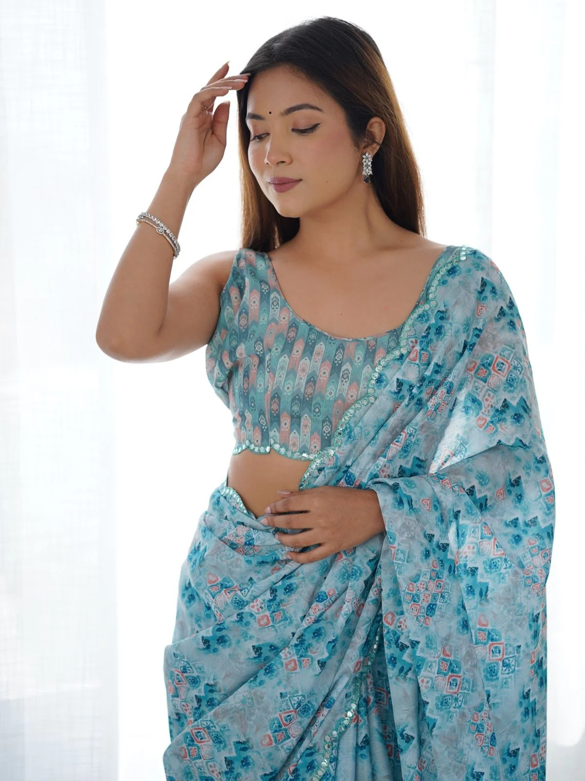 Odette Blue Chinon Printed Saree With Unstitched Blouse For Women - Image 4