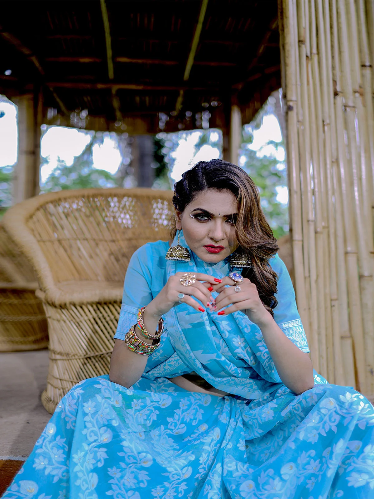 Odette Blue Cotton Blend Woven Saree With Unstitched Blouse For Women - Image 2