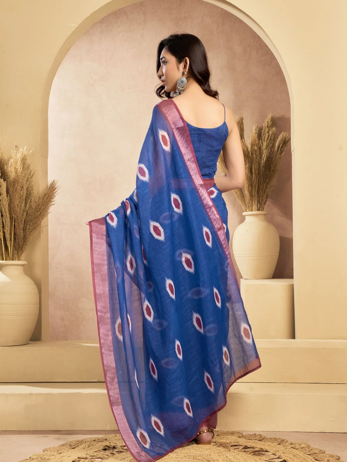 Odette Blue Cotton Linen Solid Saree For Women - Image 4