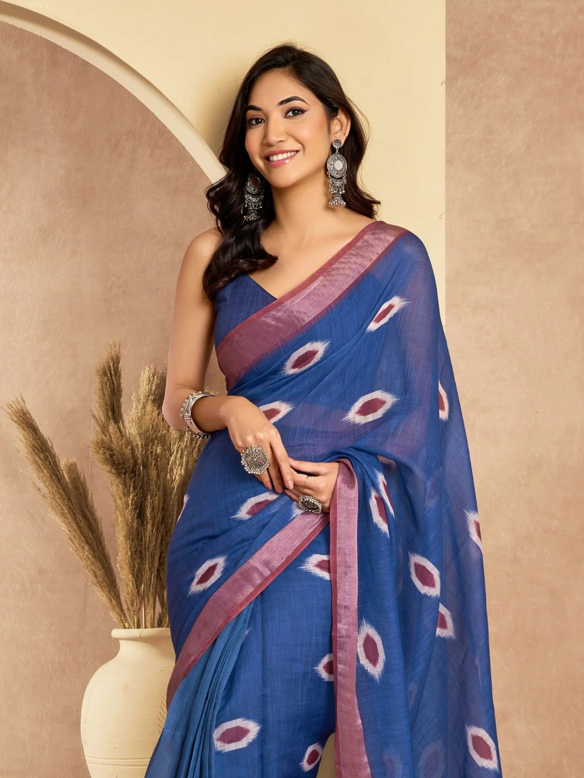 Odette Blue Cotton Linen Solid Saree For Women - Image 5