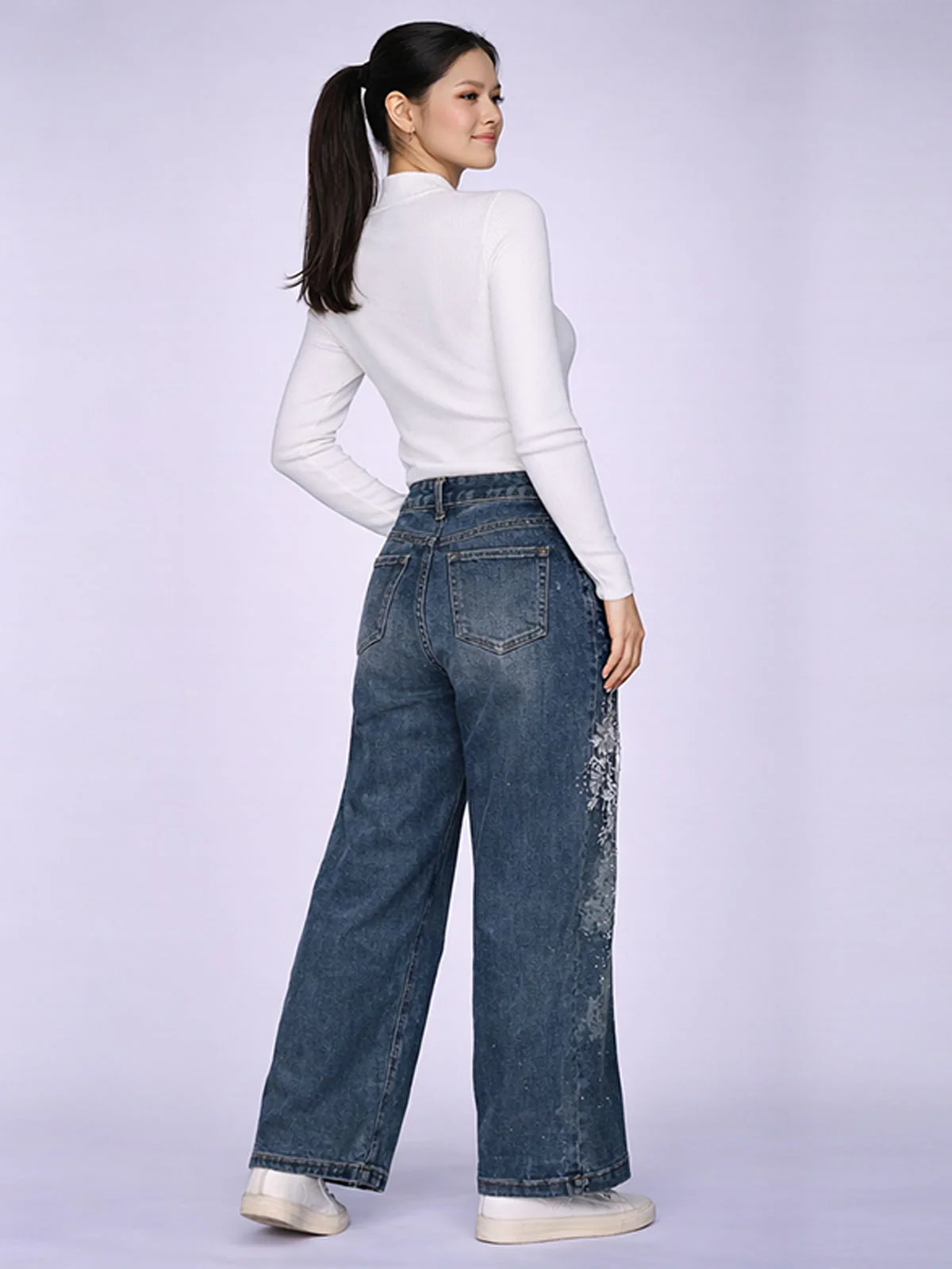 Odette Blue Denim Embellished Jeans For Women - Image 2